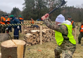 АНО «Евразия» стала первой международной командой на чемпионате по колке дров в Беларуси